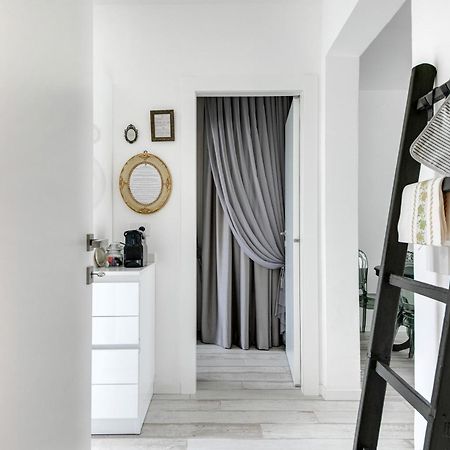 צ'סנטיקו Villa Monti Suites&Aparts מראה חיצוני תמונה