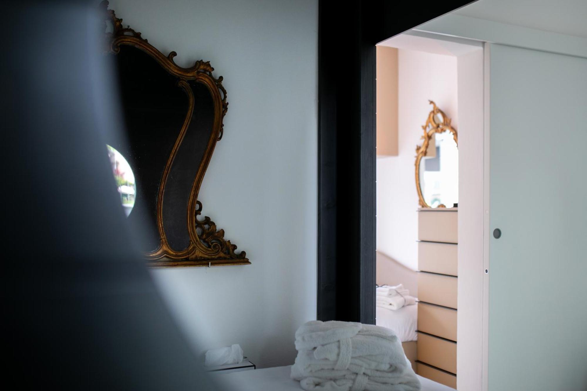 צ'סנטיקו Villa Monti Suites&Aparts מראה חיצוני תמונה