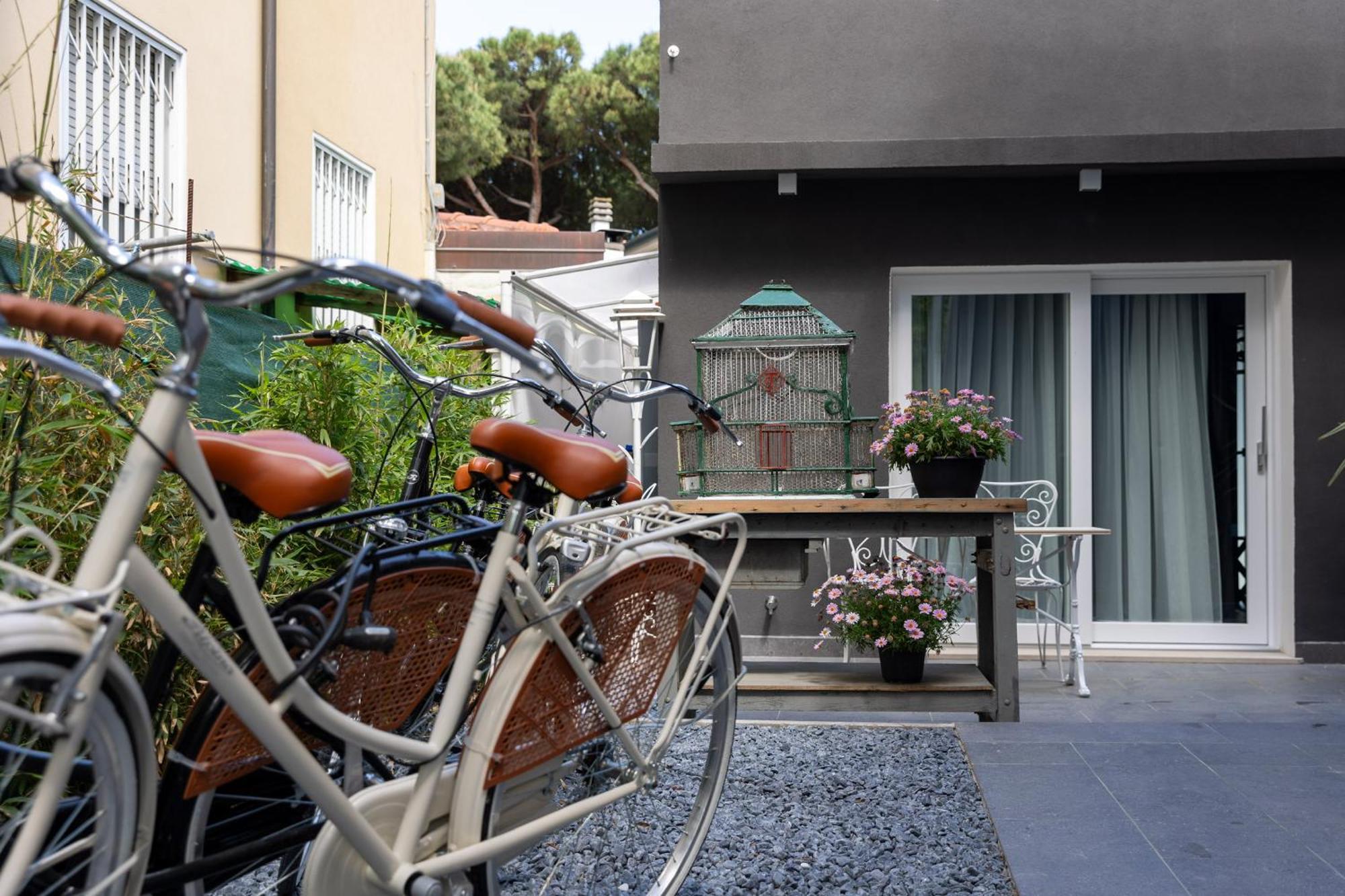 צ'סנטיקו Villa Monti Suites&Aparts מראה חיצוני תמונה