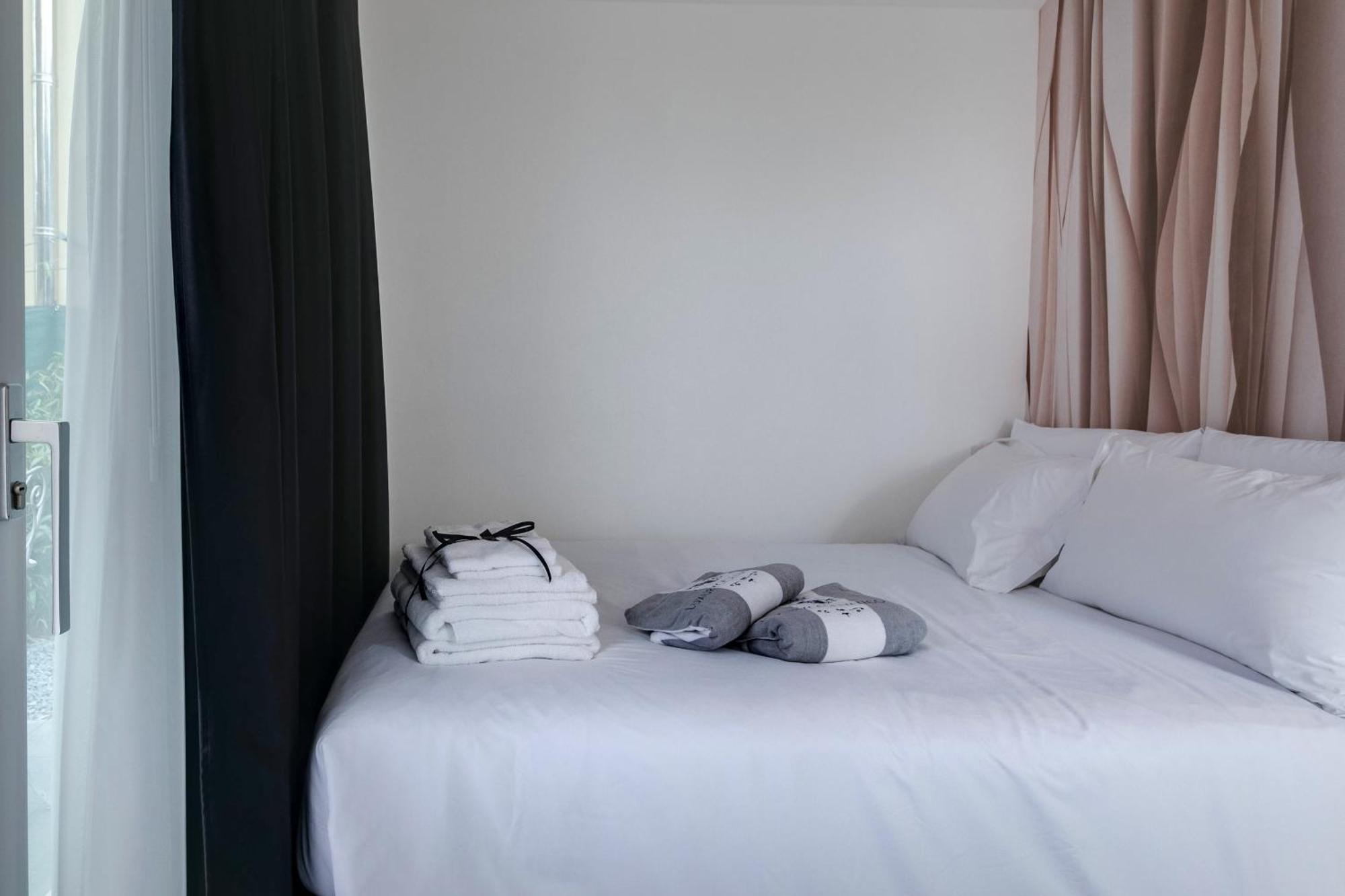 צ'סנטיקו Villa Monti Suites&Aparts מראה חיצוני תמונה