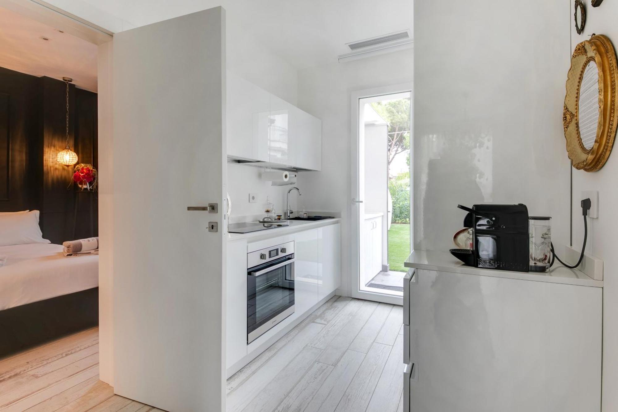 צ'סנטיקו Villa Monti Suites&Aparts מראה חיצוני תמונה