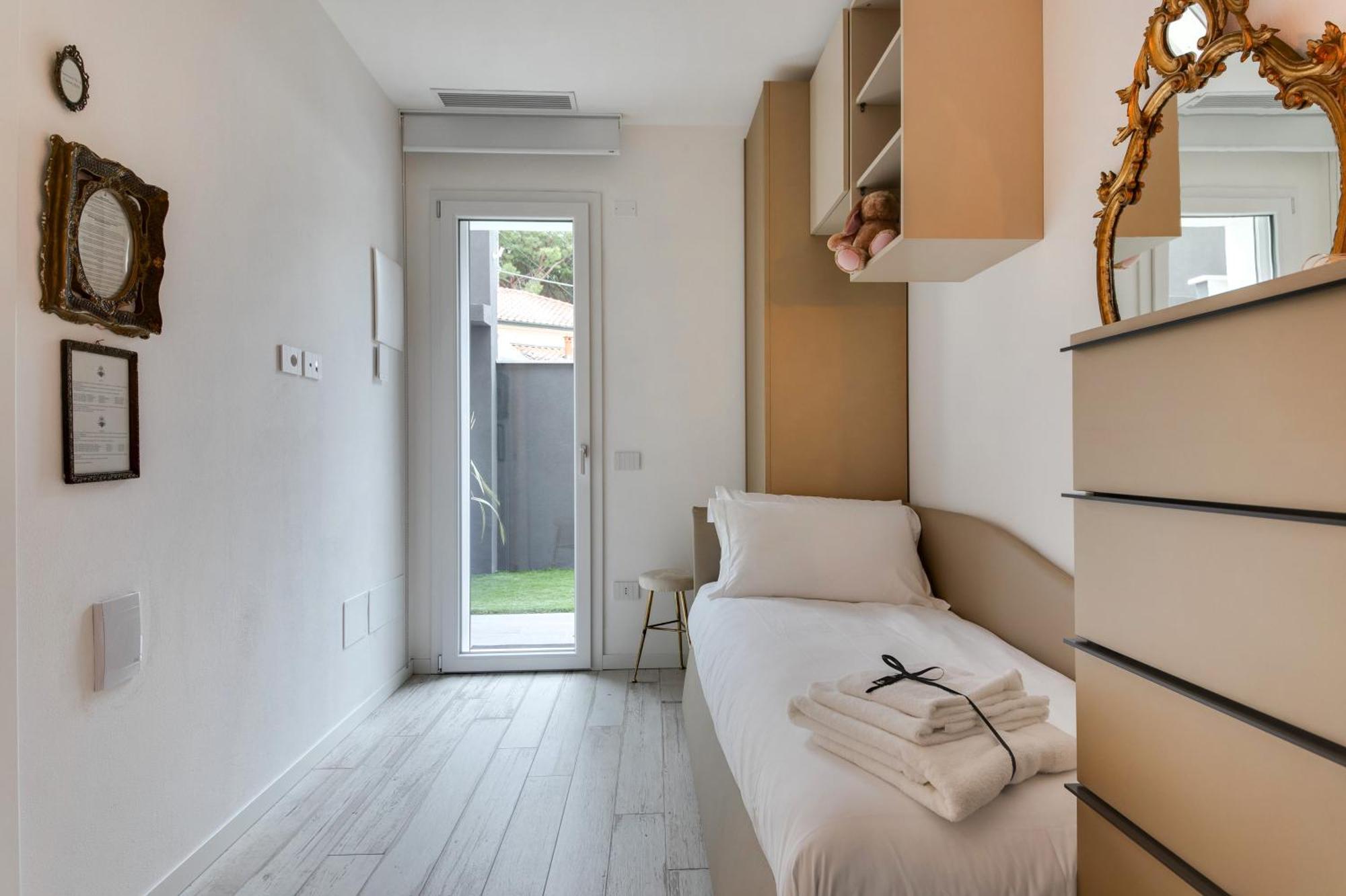 צ'סנטיקו Villa Monti Suites&Aparts מראה חיצוני תמונה