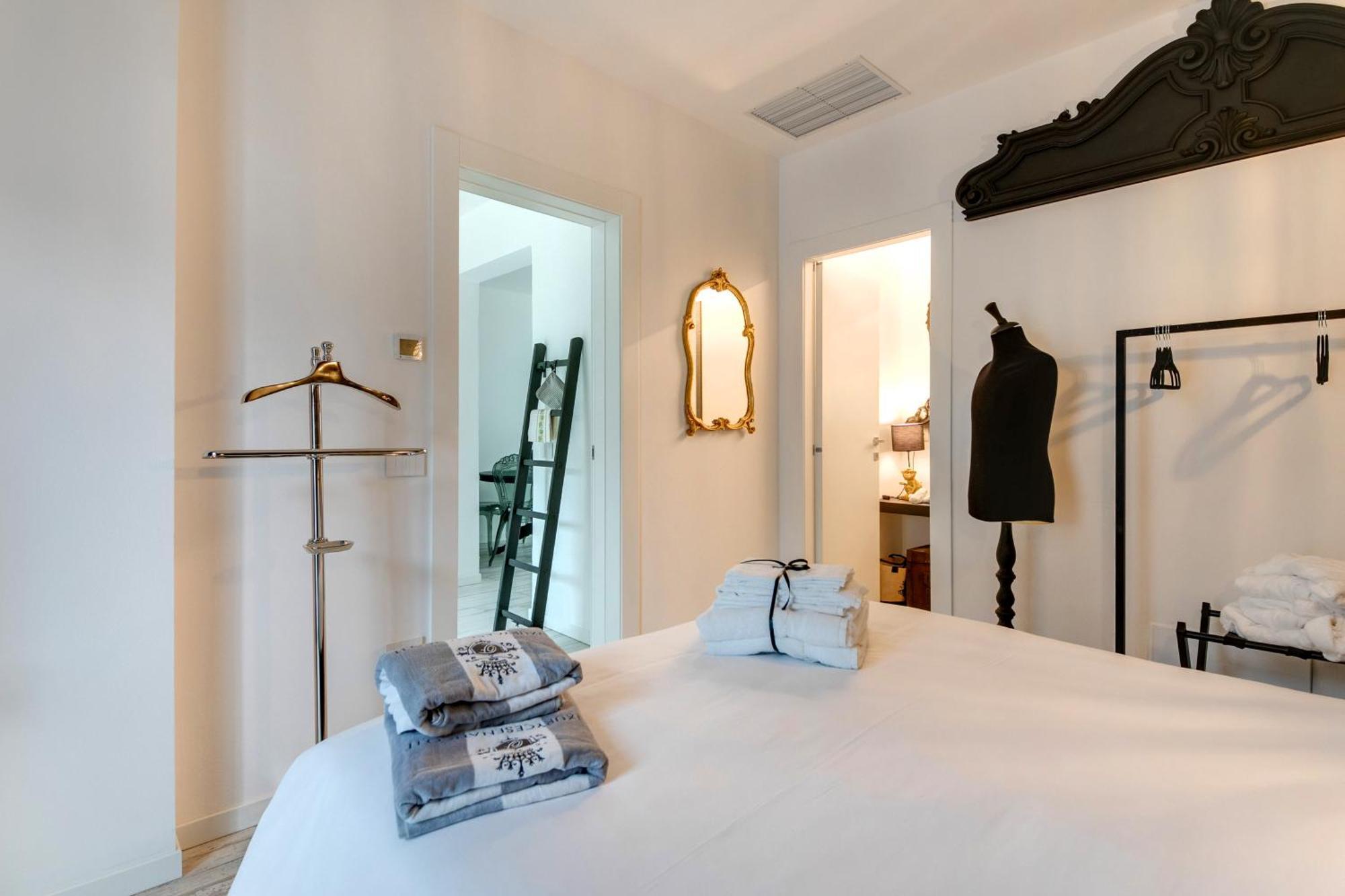 צ'סנטיקו Villa Monti Suites&Aparts מראה חיצוני תמונה