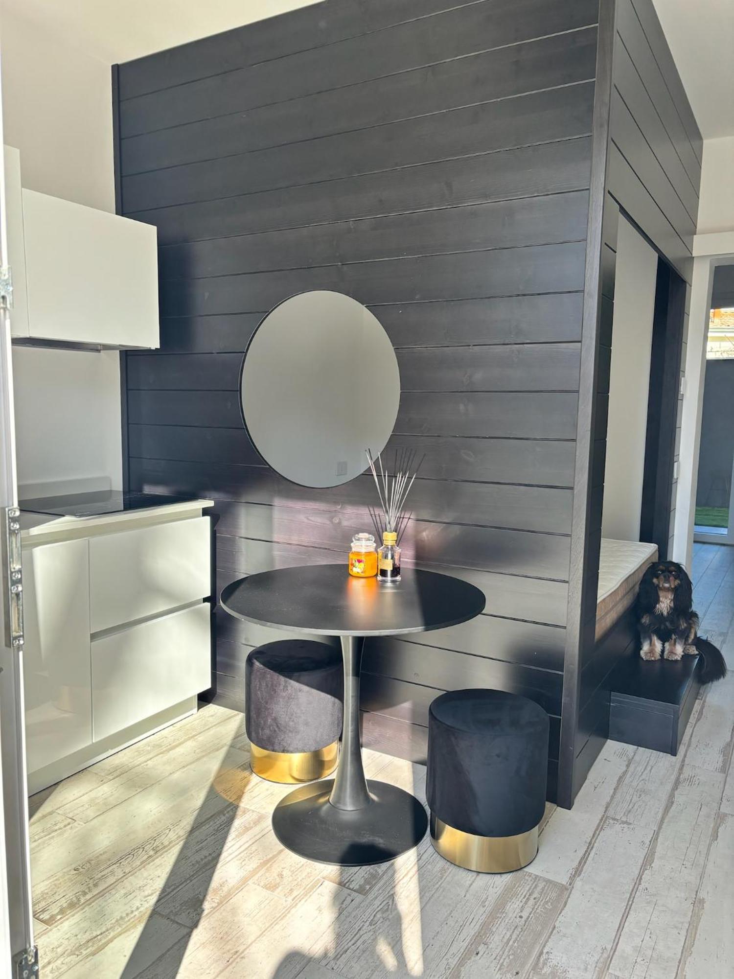 צ'סנטיקו Villa Monti Suites&Aparts מראה חיצוני תמונה
