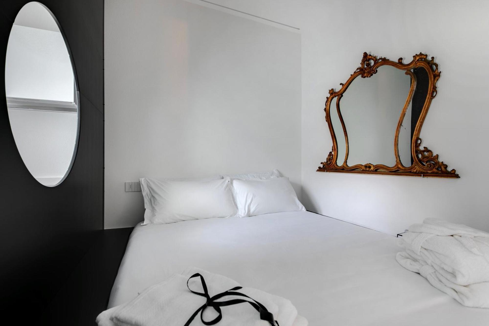 צ'סנטיקו Villa Monti Suites&Aparts מראה חיצוני תמונה