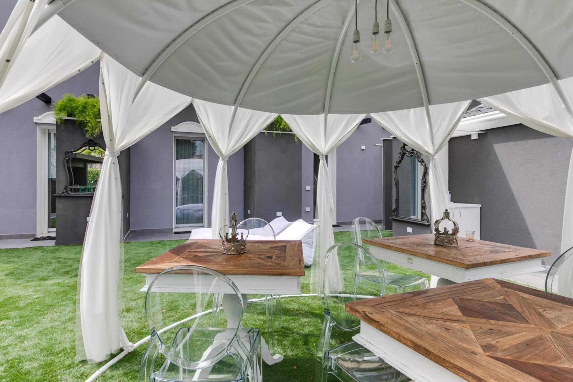 צ'סנטיקו Villa Monti Suites&Aparts מראה חיצוני תמונה