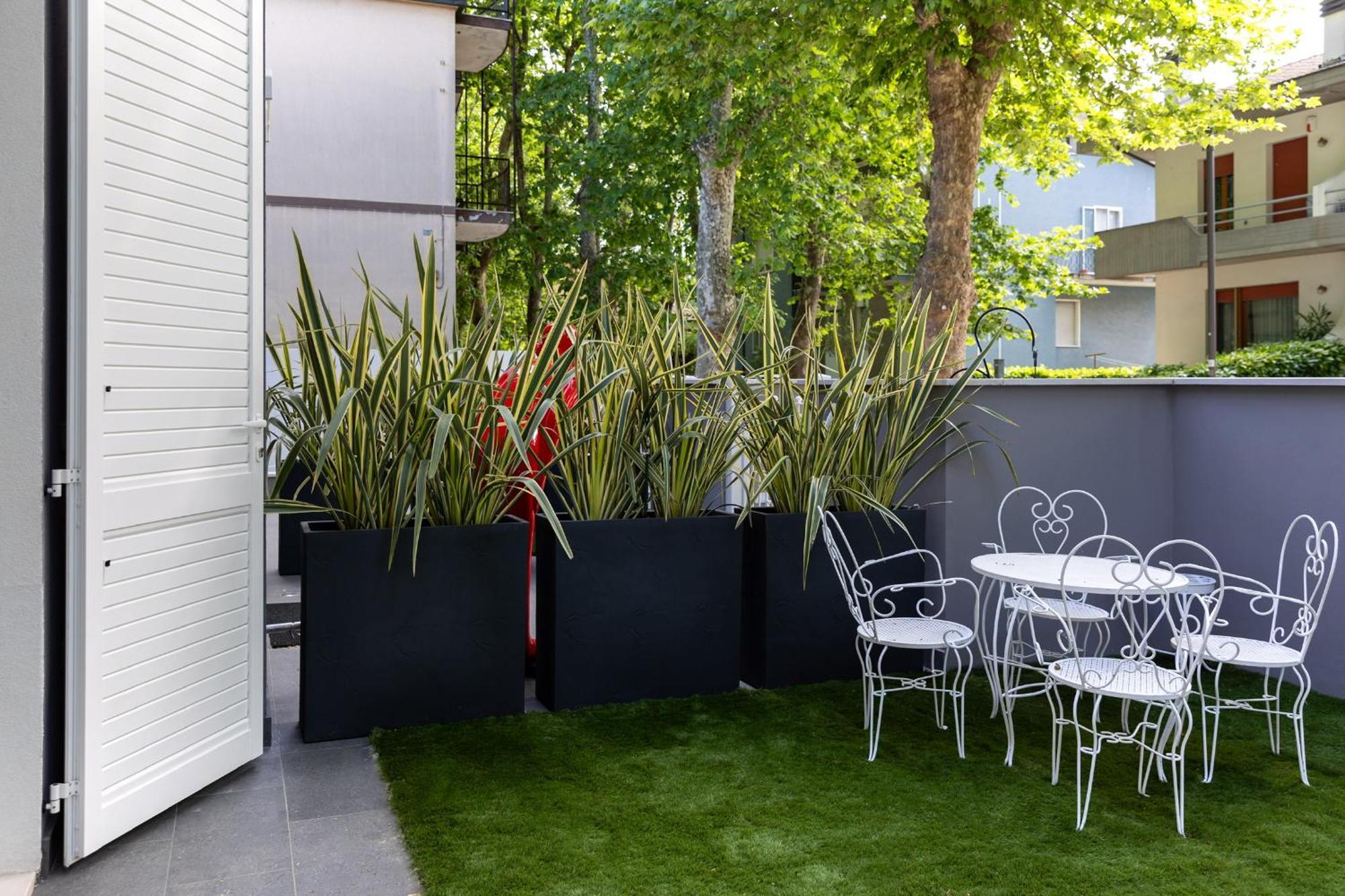 צ'סנטיקו Villa Monti Suites&Aparts מראה חיצוני תמונה
